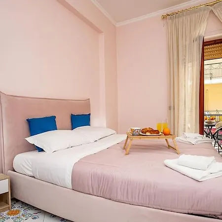 Casa Angela-in Sorrento's Heart Appartement